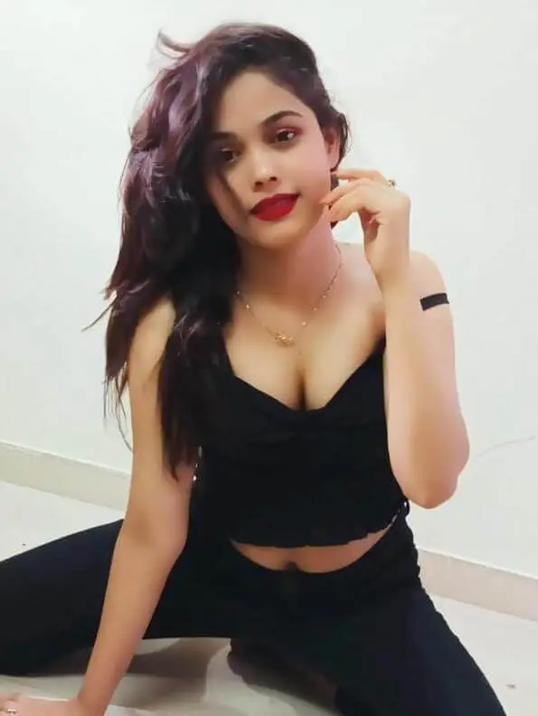 Pooja – Mature Escort in Santacruz